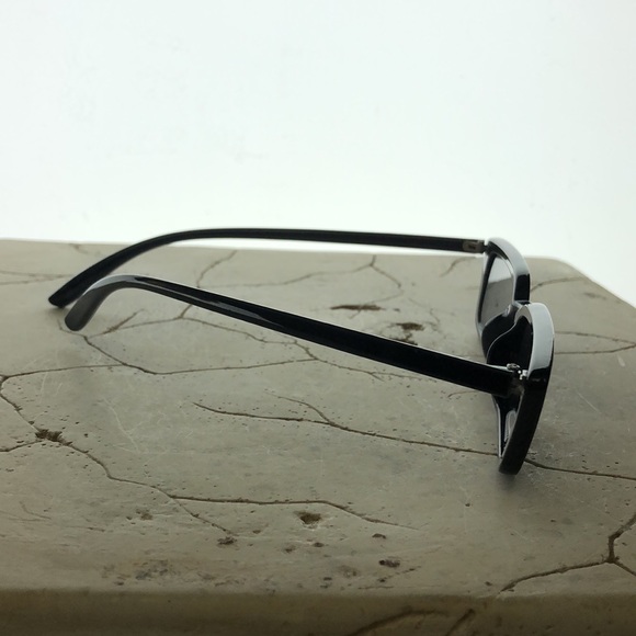 Elizabeth And James Small Black Cat Eye Slim Arm Blue Tint - Picture 3 of 5